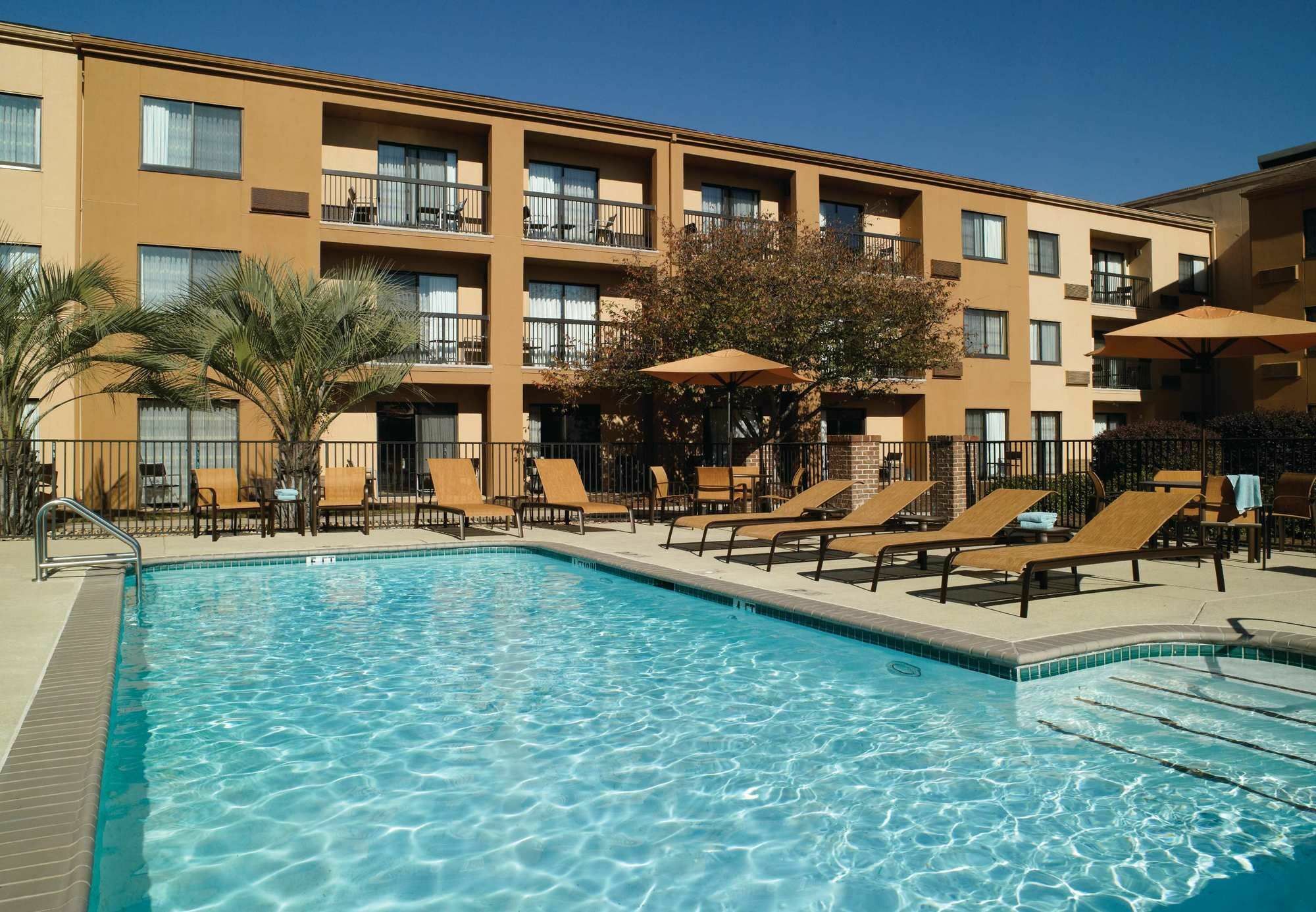 Courtyard By Marriott Macon Hotel Kültér fotó